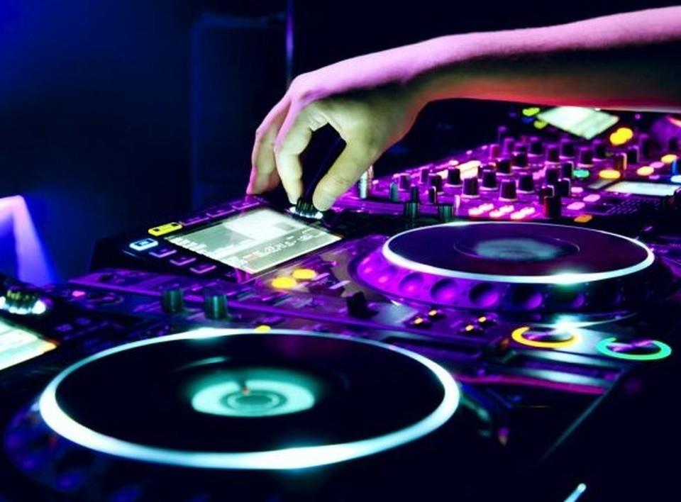 Το νέο Δ.Σ. του Συλλόγου Επαγγελματιών Δισκοθετών -DJs- Λάρισας